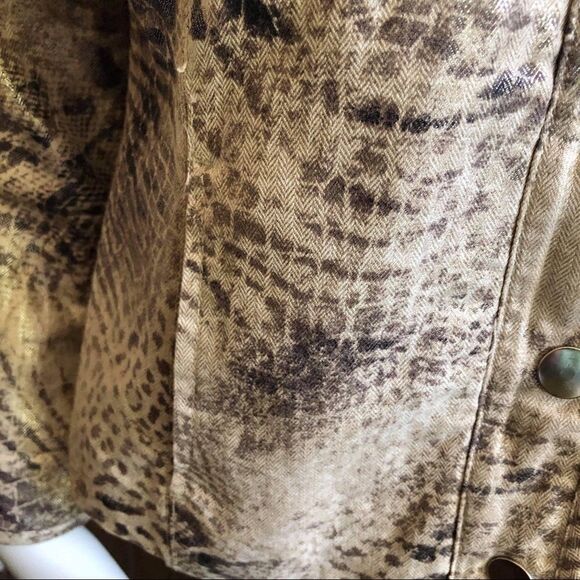 3/$25 Chico’s Reptile Print Button Front Jacket .Size 0 - Picture 12 of 12
